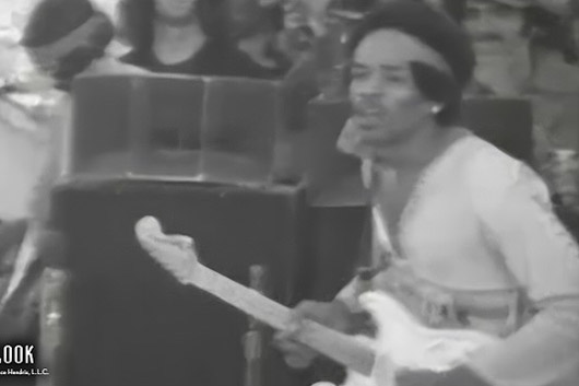 ジミ・ヘンドリックスがトリを飾った1969年ウッドストックでのパフォーマンスのレア映像がYouTubeにて公開中
