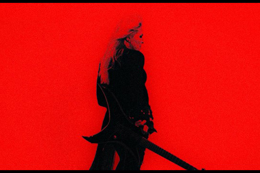 シェリー・カーリーに続いてリタ・フォード、ハロウィーンにぴったりな新曲MV「Dracula」をリリース