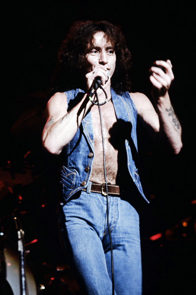 貴重【ボン・スコット】AC/DC /Veterans Memorial 1978 貴重【ボン・スコット】AC/DC /Veterans Memorial 1978 - メルカリ