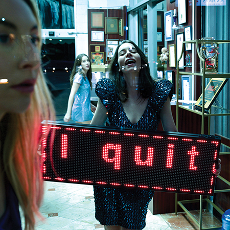 3姉妹ロック・バンド、ハイムが最新作『I quit』デラックス盤を