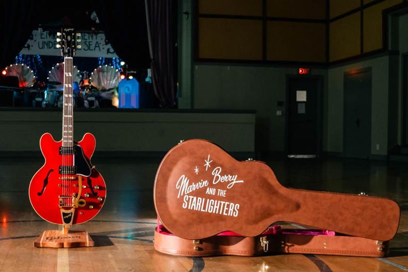 映画『バック・トゥ・ザ・フューチャー』40周年を記念し、ギブソン