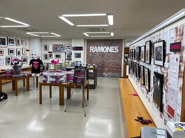お知らせ〉5/24（日）『I Love RAMONES Deluxe Edition』出版記念写真