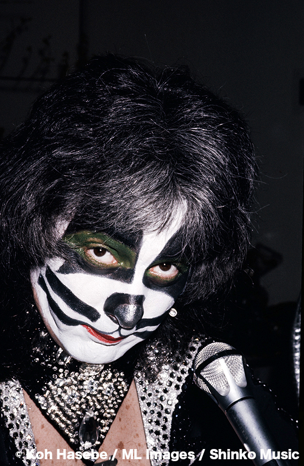 Kiss公認 地獄のお言葉tシャツ発売記念 Kiss 初来日公演で訪れた日本の思い出を語る ピーター クリス編 新特典付き商品登場 News Music Life Club